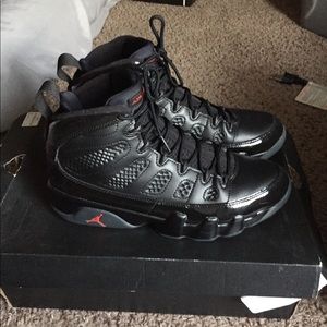Air Jordan Retro 9’s Breds